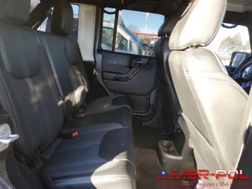 Jeep Wrangler III Unlimited Facelifting 3.6 V6 286KM 2016 Jeep Wrangler _UNLIMITED_SAHARA_4x4_3.6 L_285 km_2016r 3.6 Benzyna 285KM, zdjęcie 8
