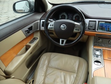 Jaguar XF I Sedan 2.7 BiTurbo D 207KM 2008 Jaguar XF 2.7 D, 203 KM, Automat, Navi, Xenon, zdjęcie 6
