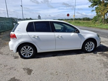 Volkswagen Golf VI Hatchback 5d 1.6 TDI-CR DPF BlueMotion 105KM 2011 Volkswagen Golf 1.6 tdi 180tys.km, zdjęcie 27