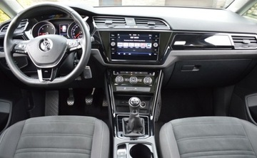 Volkswagen Touran III 2.0 TDI 150KM 2019 Volkswagen Touran 2,0 TDI 150 KM FULL LED HIGH-LINE Alcantara Nawigacja 2.0, zdjęcie 20