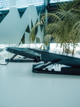 ОХЛАЖДАЮЩАЯ ПОДСТАВКА ДЛЯ НОУТБУКА USB LED 2 ВЕНТИЛЯТОРА РЕГУЛИРУЕМАЯ ПОДСТАВКА