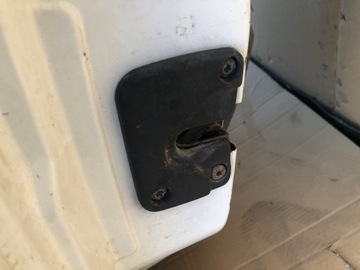 LEVÝ PŘEDNÍ ZÁMEK DVEŘE RENAULT KANGOO I ŘIDIČE