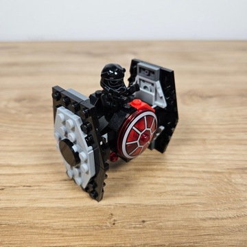 LEGO Star Wars 75194 Истребитель СИД Первого Ордена
