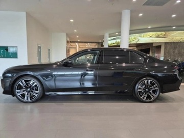 BMW Seria 7 G70 Sedan 3.0 40d 299KM 2025 BMW Seria 7 740d xDrive Sport Sedan 3.0 (299KM) 2025, zdjęcie 1