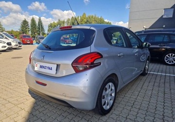 Peugeot 208 I Hatchback 5d Facelifting 1.2 PureTech 82KM 2018 Peugeot 208 Peugeot 208 1.2 Benz 82KM Active 1.2 Benzyna 82KM, zdjęcie 6
