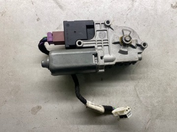 MOTOREK STŘEŠNÍHO OKNA MERCEDES W212 CLS W218 A2188200142
