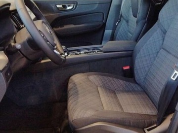 Volvo XC60 II 2025 VOLVO XC60 B5 AWD Core Suv 2.0 (264KM) 2025, zdjęcie 3