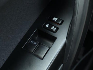 Toyota Auris II Hatchback 5d Facelifting 1.8 Hybrid 136KM 2016 Toyota Auris Hybrid, Salon Polska, Serwis ASO, zdjęcie 17