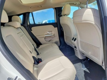 Mercedes GLA II 2021 Mercedes-Benz GLA 2021 MERCEDES-BENZ GLA 250 2.0 Benzyna 250KM, zdjęcie 9