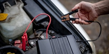 Przetwornica napięcia Newell z czystą sinusoidą - 12 V / 230 V, 2000 W