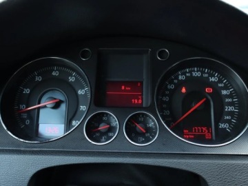 Volkswagen Passat B6 Sedan 1.6 FSI 116KM 2005 VW Passat 1.6 FSI, Klima, Klimatronic, Tempomat, zdjęcie 10
