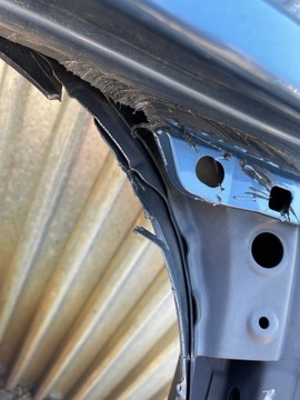 VÍKO KUFRU KUFRU TOYOTA COROLLA E21 KOMBI 19-