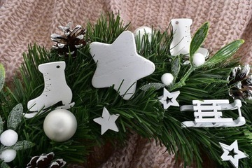 РОЖДЕСТВЕНСКИЕ УКРАШЕНИЯ ВЕНОК СОЗДАНИЕ ВЕНКА РОЖДЕСТВЕНСКАЯ ЕЛОЧНАЯ КОМПОЗИЦИЯ РОЖДЕСТВЕНСКИЕ ШАРЫ