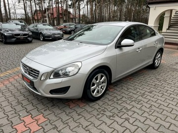 Volvo S60 II Sedan 1.6 T3 150KM 2013 Volvo S60 1.6 150 KM Xenony Podgrzewane fotele, zdjęcie 3