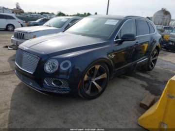 Bentley Bentayga 2019 Bentley Bentayga V8, 2019r., 4x4, 4.0L 4.0 Benzyna 542KM, zdjęcie 1