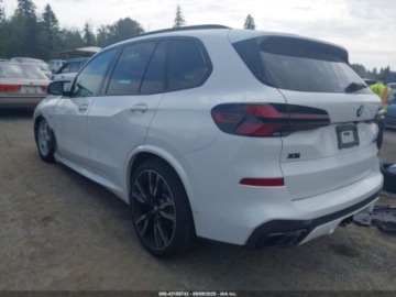 BMW X5 G05 2025 BMW X5 M60i 2025 4.4l 4.4 Benzyna 523KM, zdjęcie 3