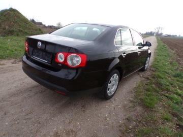 Volkswagen Jetta V 1.6 FSI 115KM 2006 VOLKSWAGEN JETTA 1.6 BENZ ZAMIANA Z NIEMIEC, zdjęcie 7