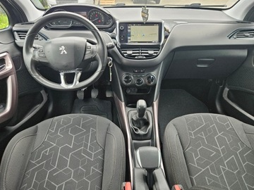 Peugeot 2008 I SUV Facelifting 1.2 PureTech 82KM 2016 Peugeot 2008 2016 Rok, zdjęcie 7