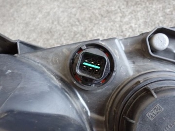 HYUNDAI H1 08- SVĚTLOMET LEVÝ SVĚTLO