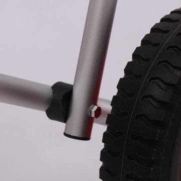 Прочная транспортная тележка для перевозки каяков.