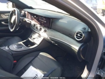 Mercedes Klasa E W213 2021 Mercedes-Benz Klasa E amg 53, 2021r., 4x4, 3.0L 3.0 Benzyna 429KM, zdjęcie 6