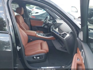 BMW X5 G05 2024 BMW X5 M60i 2024 4.4l 4.4 Benzyna 523KM, zdjęcie 8