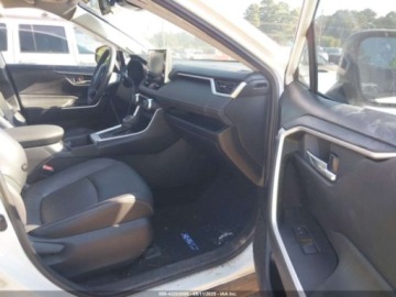 Toyota RAV4 V 2022 Toyota RAV4 XLE Premium 2022 2.5l 2.5 Benzyna 203KM, zdjęcie 9