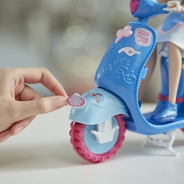 DISNEY PRINCESS LALKA KOPCIUSZEK SKUTER CINDERELLA