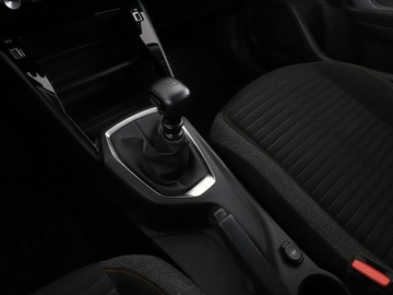 Peugeot 2008 II SUV 1.2 PureTech 100KM 2020 Peugeot 2008 navi kamera tempomat, zdjęcie 28