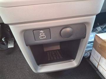 Volkswagen Caravelle T6 2025 Volkswagen Caravelle 2.0 TDI 170 KM Automat r.o. 3, zdjęcie 14