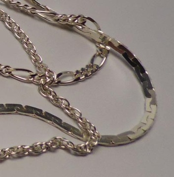 Potrójny srebrny łańcuszek różne wzory 70 cm.