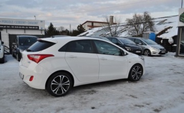 Hyundai i30 II Hatchback 5d 1.4 MPI 100KM 2012 Hyundai i30 1.4 Benzyna Klimatyzacja Cz.parkowania 1.4 Benzyna 99KM, zdjęcie 5