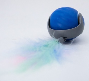 БЕГУЩИЙ МЯЧ ДЛЯ КОШКИ СО СВЕТОДИОДНОЙ ВИБРАЦИЕЙ PETGRAVITY USB ИГРУШКА С ПЕРЬЯМИ