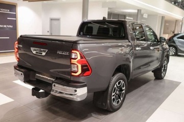 Toyota Hilux VIII Podwójna kabina Facelifting 2.8 D-4D 204KM 2024 Toyota Hilux 2.8 D-4D mHEV Double Cab Executive 4x4 aut 2.8 Diesel 204KM, zdjęcie 28