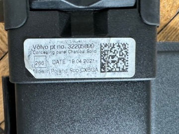 Volvo XC60 II 2021 2017-2024 Черная крышка багажника оригинал