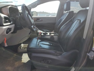 Chrysler Pacifica II 2018 Chrysler Pacifica Touring L 2018 3.6l 3.6 Benzyna 287KM, zdjęcie 7