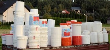 Прочное пластиковое ведро 30 л для дождевой воды.