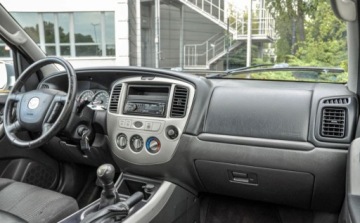 Mazda Tribute I 2.3 16V 150KM 2005 Mazda Tribute 2,3 4x4 Lift 2.3 Benzyna 149KM, zdjęcie 9