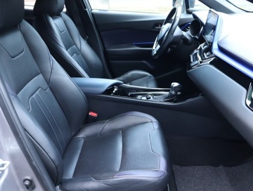 Toyota C-HR I Crossover 1.8 Hybrid 122KM 2016 Toyota C-HR 1.8 Hybrid, Salon Polska, zdjęcie 8