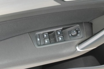 Volkswagen Touran III 2.0 TDI SCR 122KM 2022 Volkswagen Touran EVO Comfortline Gwarancja S, zdjęcie 19
