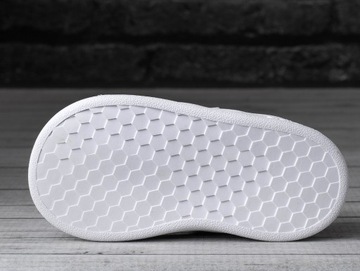 26 БЕЛЫЕ КРОССОВКИ ADIDAS EF0118 НА ЛИПУЧКЕ ДЛЯ ДЕТЕЙ