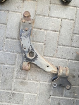 VOLVO V40 II 2012 - 2019 ROK WAHACZ LEWY PRZÓD