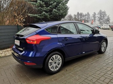 Ford Focus III Hatchback 5d facelifting 1.0 EcoBoost 125KM 2015 Ford Focus 1.0 125KM Benzyna # Klima # Tempomat #, zdjęcie 4