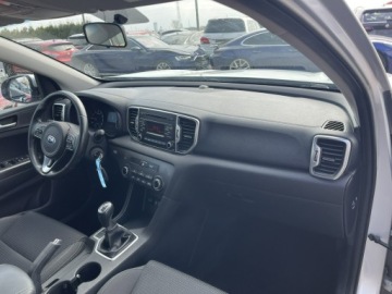 Kia Sportage IV SUV Facelifting 1.6 GDI 132KM 2018 Kia Sportage Klimatyzacja Czujniki park., zdjęcie 8