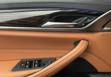 BMW Seria 5 G30-G31 Limuzyna Facelifting 2.0 530i 252KM 2022 BMW Seria 5 xDrive Automat Brazowa Skora Navi Ambiente Kamera FV23, zdjęcie 36