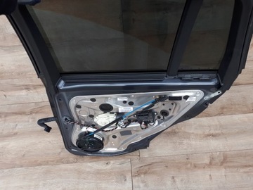 DVEŘE PRAVÉ PŘEDNÍ ZADNÍ KOMPLETNÍ MERCEDES GLK X204 755