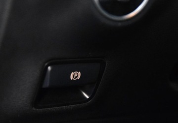 Mercedes CLA C117 Shooting Brake Facelifting 1.6 180 122KM 2018 Mercedes-Benz CLA 1.6 benzyna _ 122 KM _ 1.6 Benzyna 122KM, zdjęcie 15