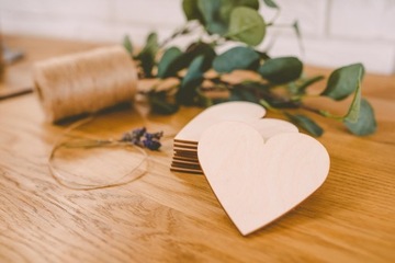 Drewniane SERCE SERCA 3cm 50szt ozdoba walentynki dzień kobiet ślub wesele