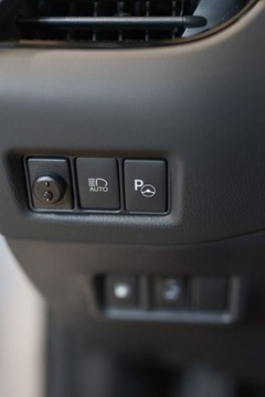 Toyota C-HR I Crossover Facelifting 1.8 Hybrid 122KM 2020 Toyota C-HR 1.8 Hybrid Selection 1.8 Hybryda 122KM, zdjęcie 23