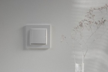 Simon 10 SINGLE FRAME белый Свяжитесь с Simon10